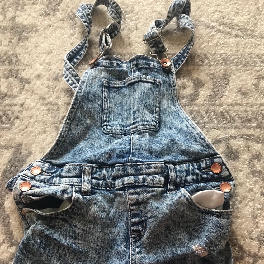 Short overalls